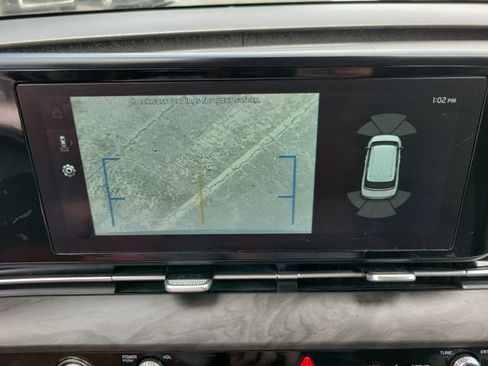 Used 2024 Kia Carnival EX FWD image 27
