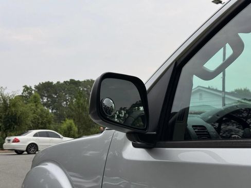 Used 2013 Nissan Frontier SV RWD image 10