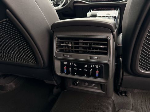 Used 2024 Audi SQ8 Premium Plus image 34