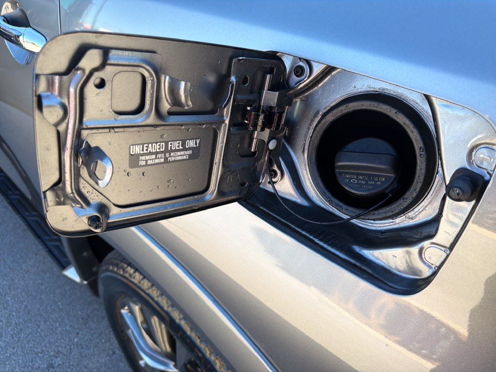 Used 2023 Nissan Armada Platinum w/ Captain's Chairs Package RWD image 40