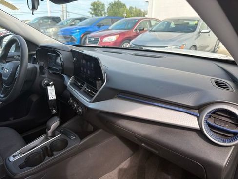Used 2024 Chevrolet Trax LS FWD image 23