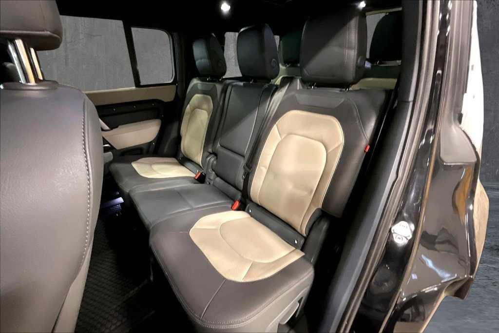 Used 2023 Land Rover Defender 130 X-Dynamic SE AWD/4WD image 23