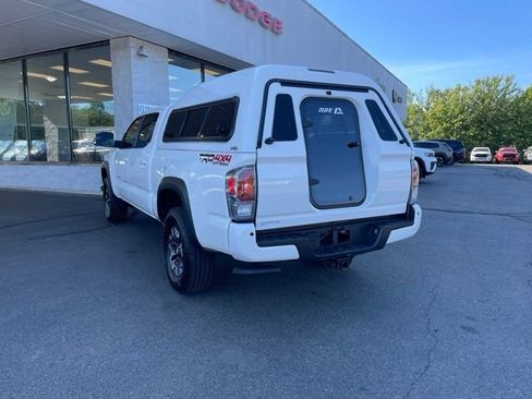 Used 2021 Toyota Tacoma TRD Off-Road w/ TRD Premium Off Road Package AWD/4WD image 7