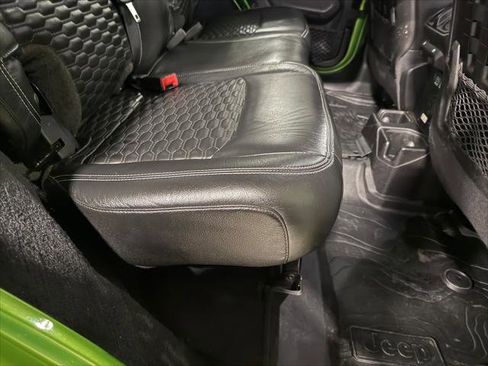 Certified 2018 Jeep Wrangler Unlimited Rubicon AWD/4WD image 14