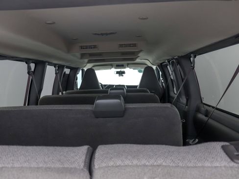 Used 2022 Chevrolet Express 3500 LS RWD image 13