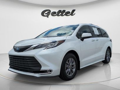 Used 2022 Toyota Sienna XLE