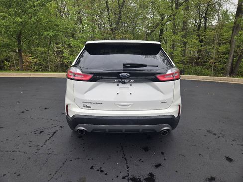 Used 2022 Ford Edge Titanium w/ Equipment Group 301A AWD/4WD image 8