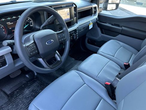 New 2026 Ford F250 XL w/ XL Chrome Package image 9