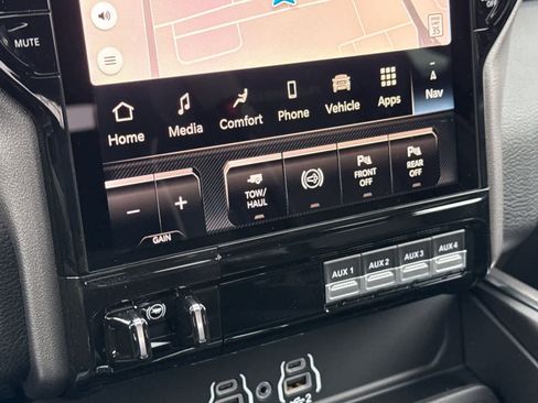 New 2026 RAM 2500 Laramie AWD/4WD image 22