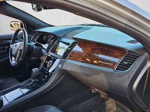 Used 2017 Ford Taurus Limited image 22