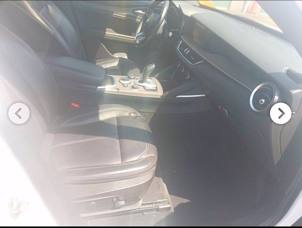 Used 2023 Alfa Romeo Stelvio Ti AWD/4WD image 8