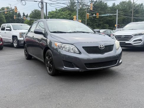 Used 2010 Toyota Corolla LE FWD image 1