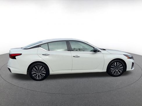 Used 2025 Nissan Altima 2.5 SV image 15