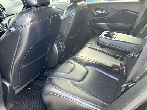 Certified 2019 Jeep Cherokee Limited FWD image 45