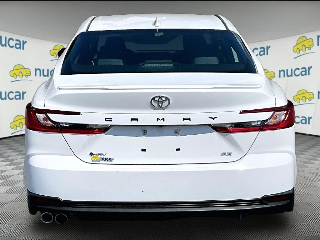 Used 2025 Toyota Camry SE FWD image 5