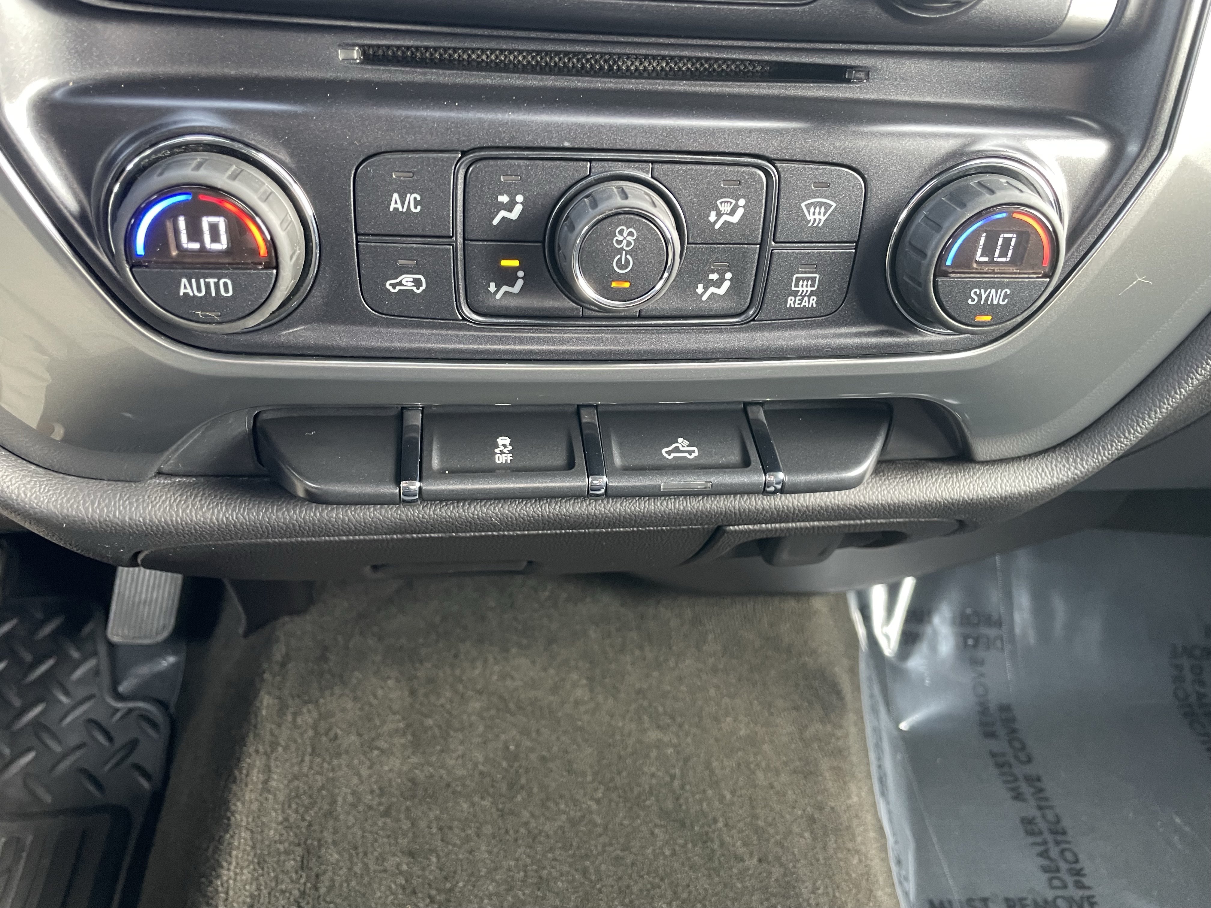 Used 2015 Chevrolet Silverado 2500 LT w/ LT Convenience Package AWD/4WD image 23