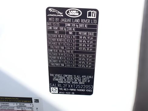 New 2026 Land Rover Discovery Dynamic SE image 20