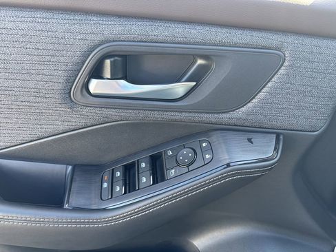 Used 2021 Nissan Rogue SV image 10