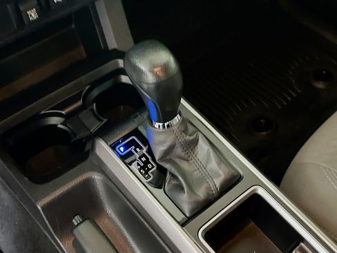 Used 2022 Toyota Tacoma SR5 RWD image 20