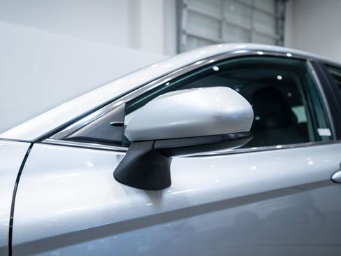 Used 2019 Toyota Camry LE FWD image 12