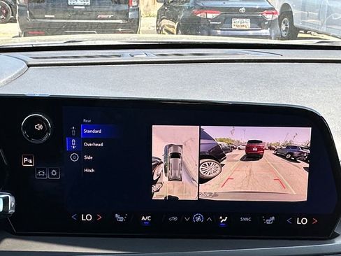 New 2026 Chevrolet Traverse LT w/ Driver Confidence Package FWD image 17