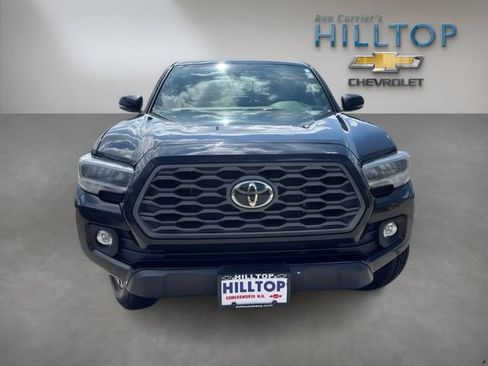 Used 2020 Toyota Tacoma TRD Off-Road w/ TRD Premium Off Road Package AWD/4WD image 14