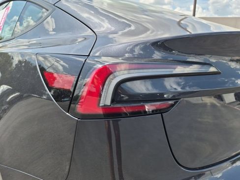 Used 2025 Tesla Model 3 Long Range RWD image 28
