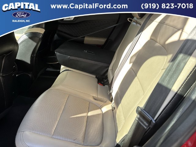 Certified 2020 Ford Escape Titanium FWD image 18