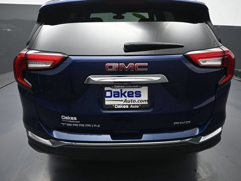 Used 2022 GMC Terrain SLT w/ LPO, Floor Liner Package AWD/4WD image 31
