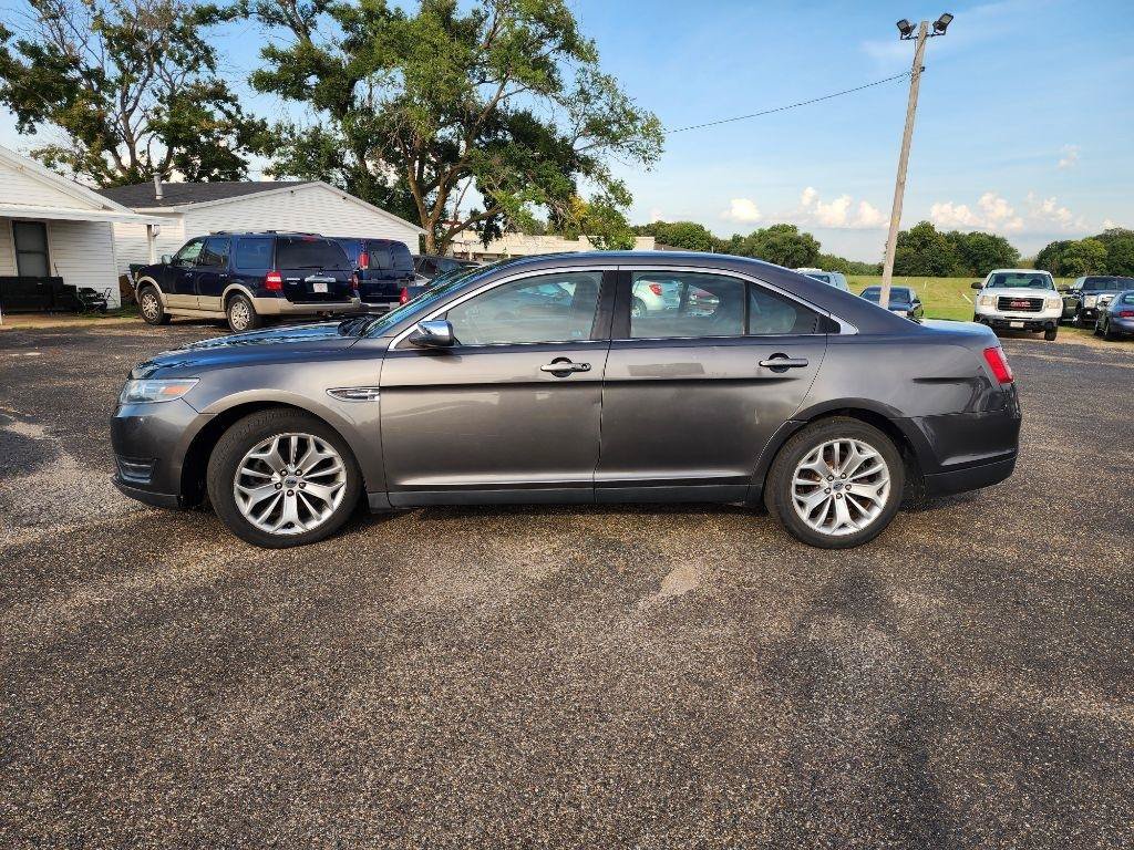Used 2015 Ford Taurus Limited FWD image 9