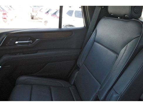 Used 2025 GMC Yukon Denali image 8