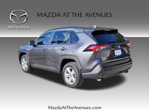 Used 2021 Toyota RAV4 XLE image 5