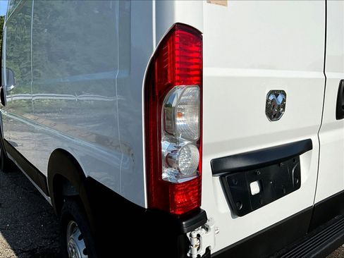 Used 2023 RAM ProMaster 2500 w/ Driver Convenience Group FWD image 21