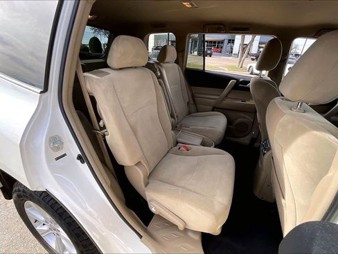 Used 2013 Toyota Highlander Plus image 19