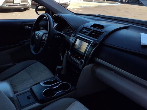 Used 2012 Toyota Camry LE image 22