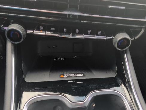 Used 2025 Chevrolet Traverse RS w/ LPO, Floor Liner Package AWD/4WD image 18
