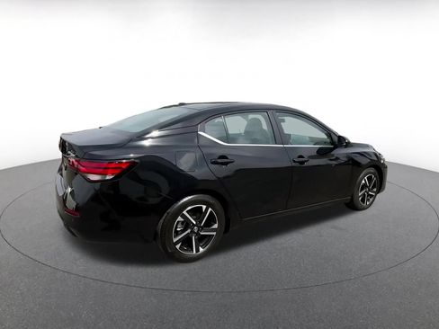 Used 2025 Nissan Sentra SV FWD image 11