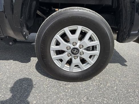 Used 2024 Toyota Tacoma SR5 RWD image 31