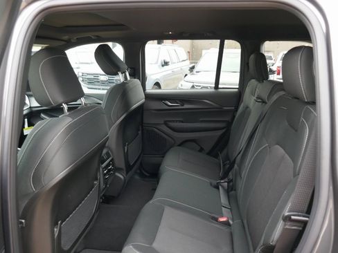 New 2025 Jeep Grand Cherokee Laredo X image 12