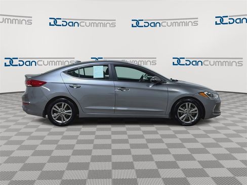 Used 2018 Hyundai Elantra Value Edition w/ Winter Weather Package image 9