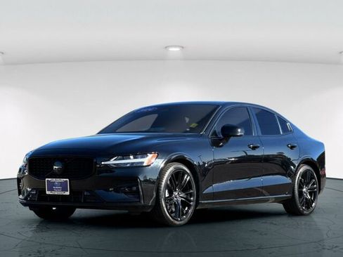 Used 2024 Volvo S60 B5 Plus image 2