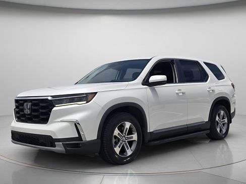 Certified 2024 Honda Pilot EX-L image 9