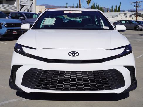 Certified 2026 Toyota Camry SE image 2