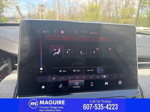 Used 2022 Jeep Compass Latitude w/ Sun and Sound Group AWD/4WD image 23