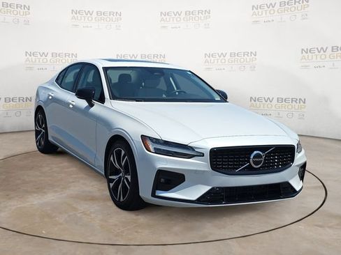 Certified 2025 Volvo S60 B5 Core FWD image 7