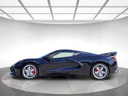 Used 2021 Chevrolet Corvette Stingray Premium Cpe w/ Z51 Performance Package RWD image 5