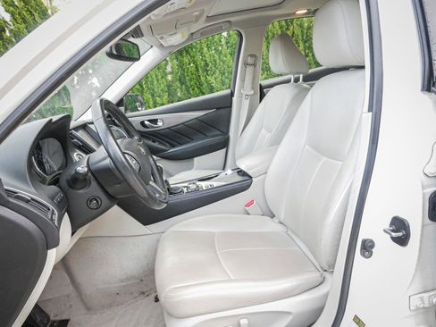 Used 2017 INFINITI Q50 Premium w/ 2.0T Premium Plus Package image 7