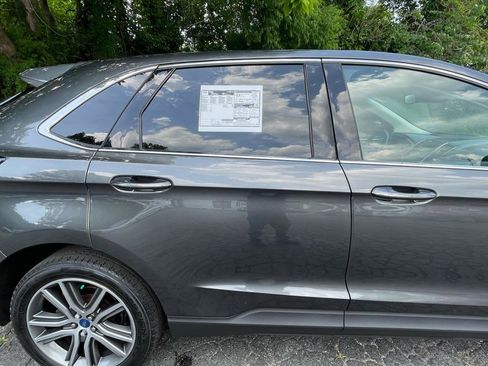 Used 2020 Ford Edge Titanium AWD/4WD image 10