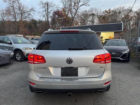 Used 2014 Volkswagen Touareg TDI image 7