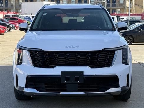 Used 2024 Kia Sorento S image 7